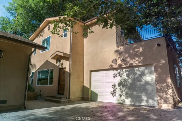 $3,995 | 6848 Encino Avenue, Van Nuys, CA 91406