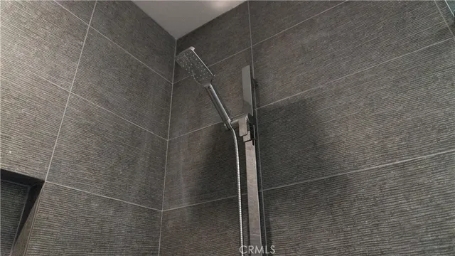 $3,995 | 6848 Encino Avenue, Van Nuys, CA 91406