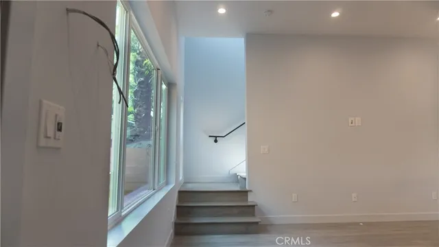 $3,995 | 6848 Encino Avenue, Van Nuys, CA 91406