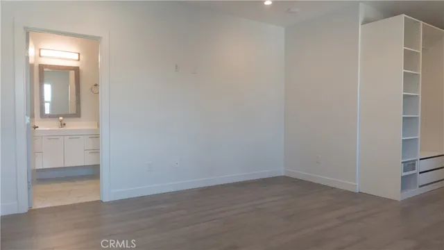 $3,995 | 6848 Encino Avenue, Van Nuys, CA 91406