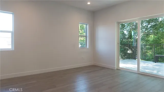 $3,995 | 6848 Encino Avenue, Van Nuys, CA 91406