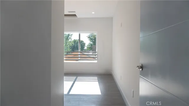 $3,995 | 6848 Encino Avenue, Van Nuys, CA 91406