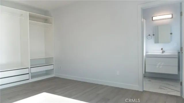 $3,995 | 6848 Encino Avenue, Van Nuys, CA 91406