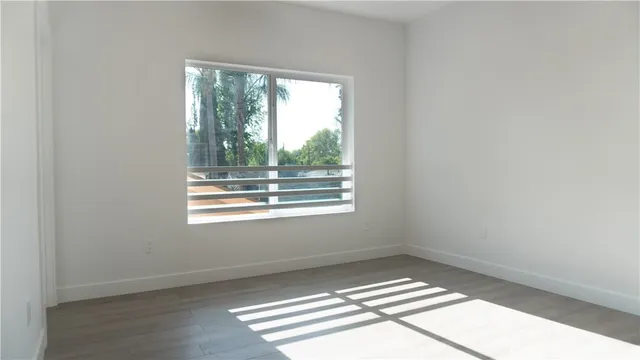 $3,995 | 6848 Encino Avenue, Van Nuys, CA 91406