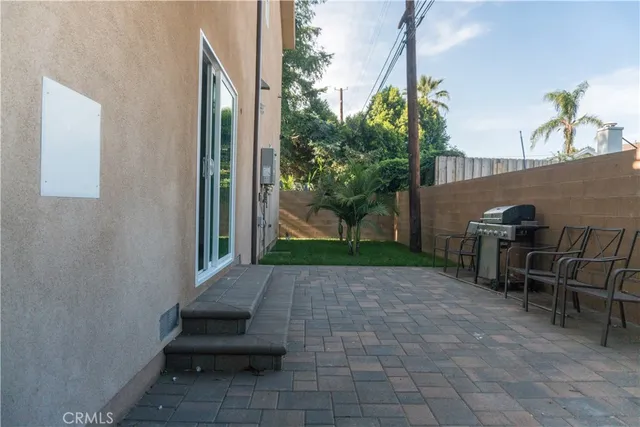 $3,995 | 6848 Encino Avenue, Van Nuys, CA 91406