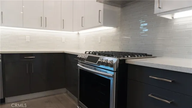 $3,995 | 6848 Encino Avenue, Van Nuys, CA 91406