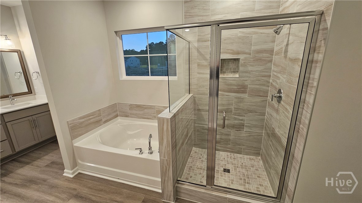175 Champlain Drive Pooler, GA 31322 - Photo 16 of 36 Primary Garden Tub and Shower