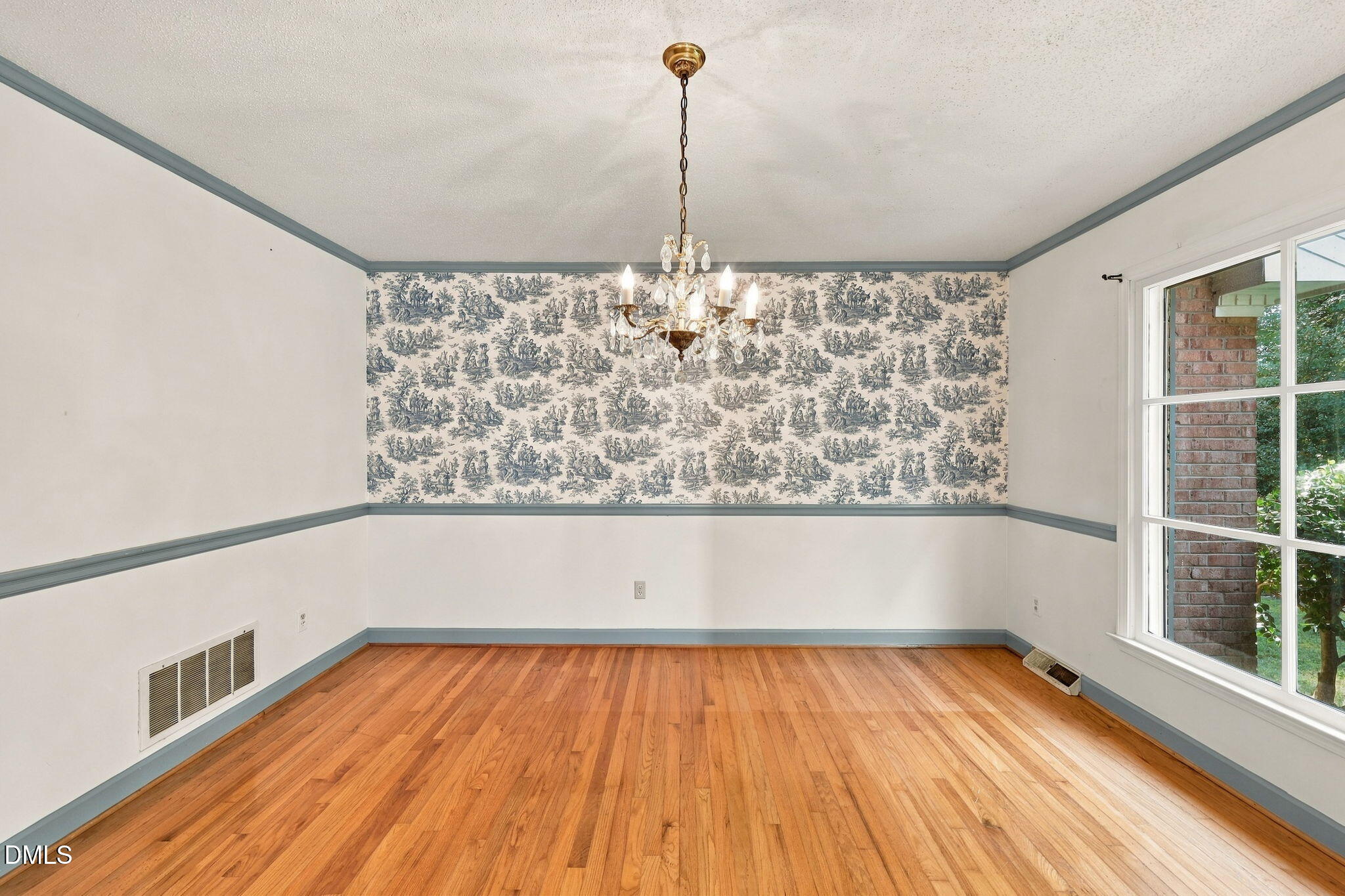 6102 Castlebrook Drive Raleigh, NC 27604 - Photo 9 of 63 Light filled Dining room