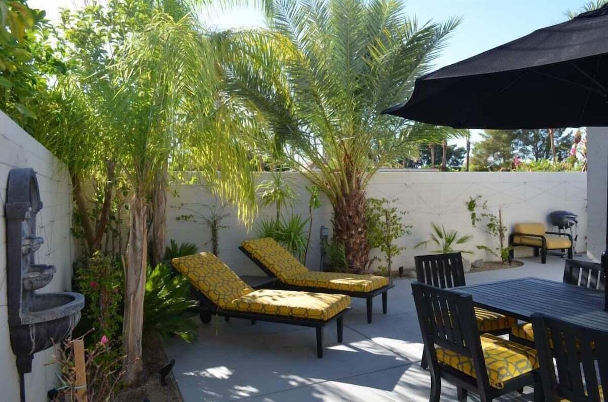 130 West Racquet Club Road, Unit 412 Palm Springs, CA 92262 - Photo 4 of 21 9f1e29fb