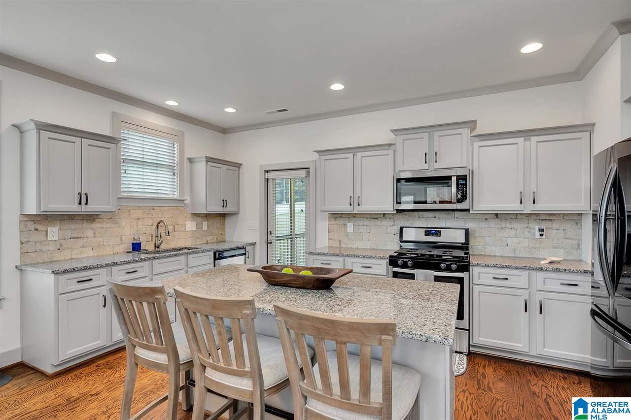 401 Hamilton Place Chelsea, AL 35043 - Photo 4 of 35