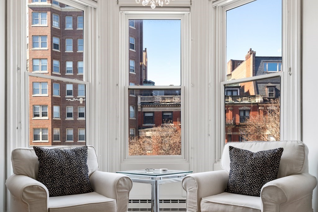 263 Beacon Street, Unit 3 Boston, MA 02116 - Photo 3 of 13