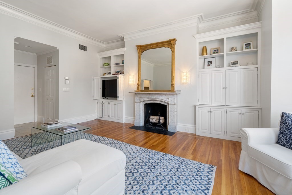 263 Beacon Street, Unit 3 Boston, MA 02116 - Photo 4 of 13
