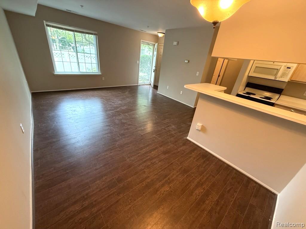 22296 Cape Cod Way Farmington, MI 48336 - Photo 3 of 16