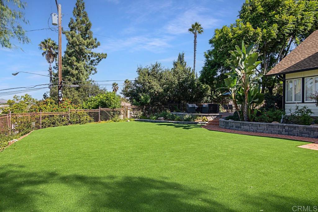 210 South Vine Street Fallbrook, CA 92028 - Photo 36 of 41