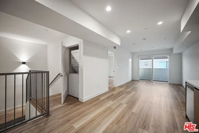 $6,195 | 10405 Louisiana Avenue, Unit 403, Los Angeles, CA 90025