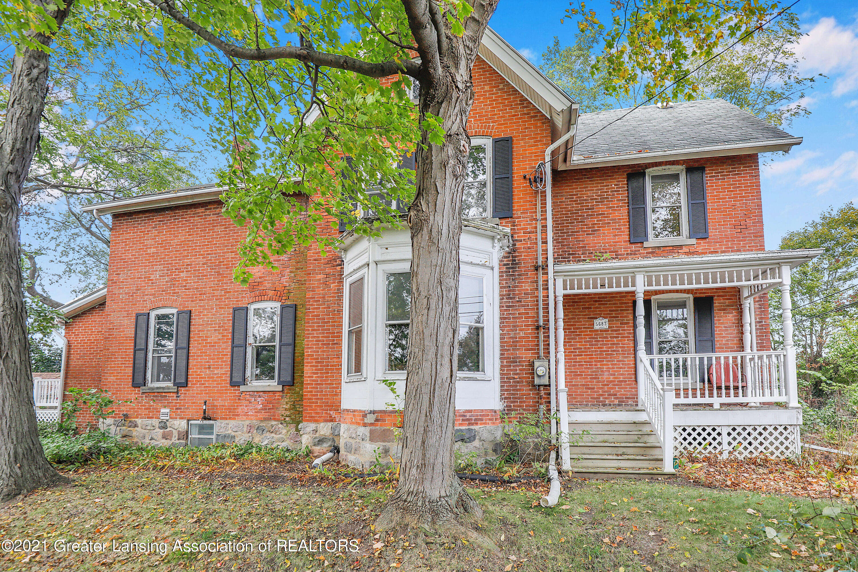 5687 Holt Road Holt, MI 48842 - Photo 4 of 80 _I3A5604