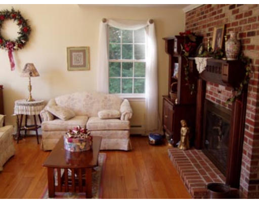 36 Stoneybrook Road Charlton, MA 01507 - Photo 15 of 19 Gallery Image 15
