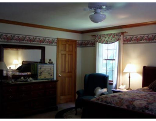 36 Stoneybrook Road Charlton, MA 01507 - Photo 16 of 19 Gallery Image 16