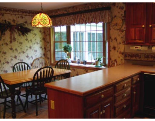 36 Stoneybrook Road Charlton, MA 01507 - Photo 8 of 19 Gallery Image 8