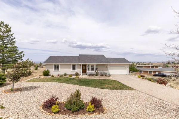 $355,000 | 969 Oakmont Drive, Spring Creek, NV 89815