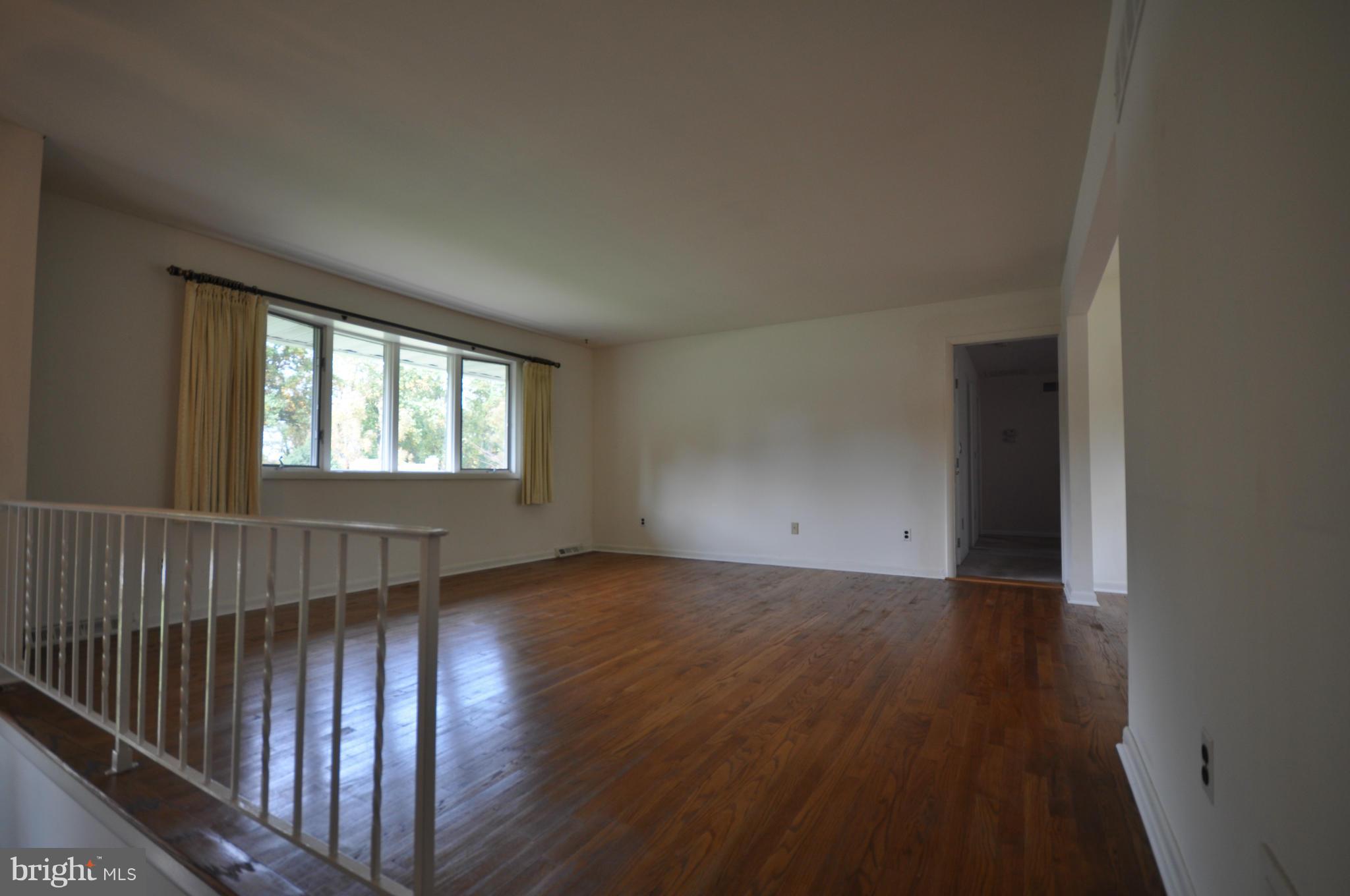 1305 Terry Way Fallston, MD 21047 - Photo 3 of 30 Living Room
