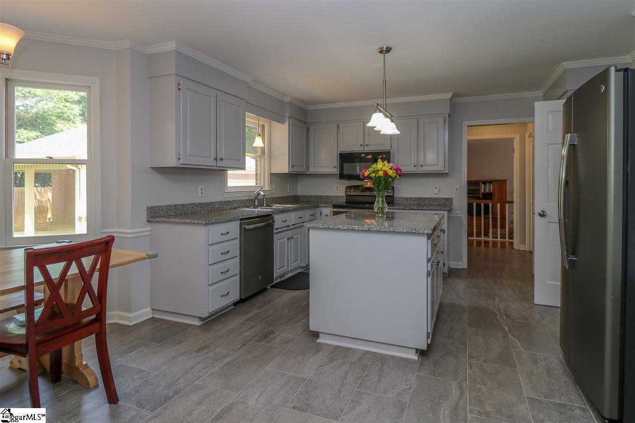 308 Water Mill Road Greer, SC 29650 - Photo 8 of 36 Gallery Image 8