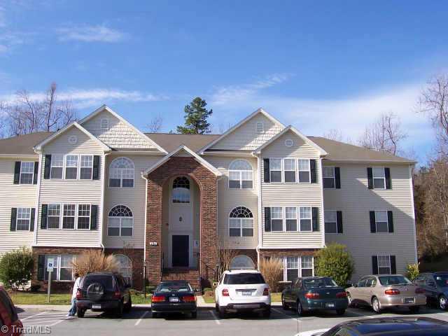 131 James High Point, Unit 3A High Point, NC 27265 - Photo 1 of 4 Exterior Front. Brick and vinyl exterior with security entrance intercom.Very close to rec center,Oak Hollow Mall and Oak View School.