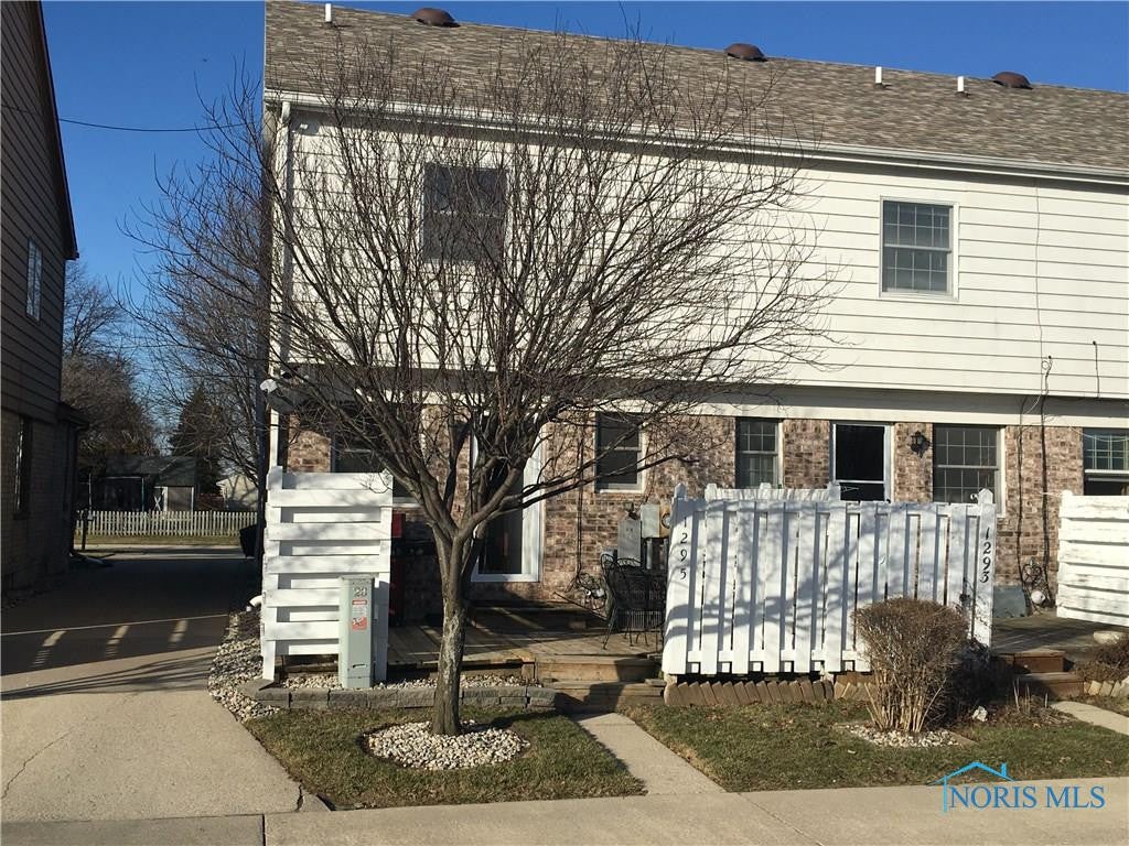 1295 Applegate Street, Unit 12 Waterville, OH 43566 - Photo 2 of 14 Gallery Image 2