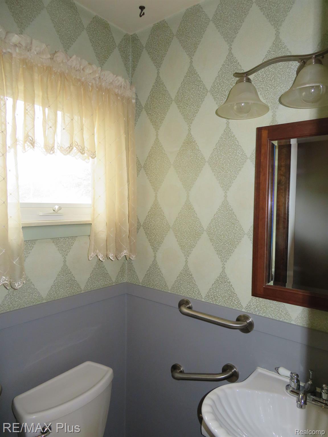3401 Miller Road Flint, MI 48503 - Photo 8 of 24 Gallery Image 8