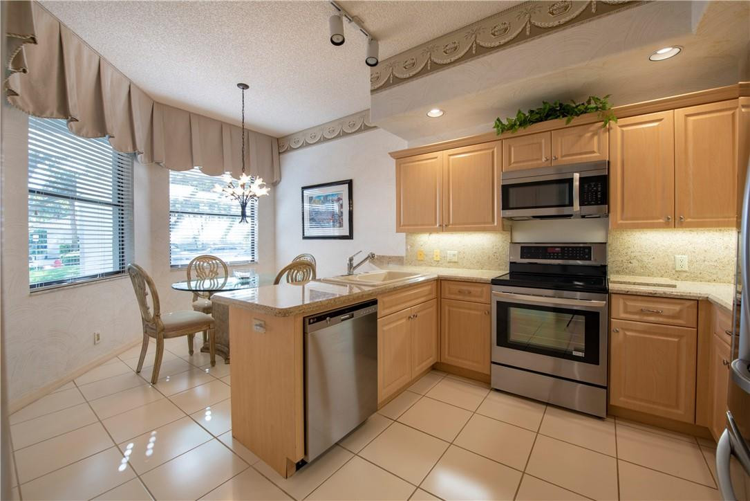 17541 Ashbourne Lane, Unit D Boca Raton, FL 33496 - Photo 8 of 33 Photo 8