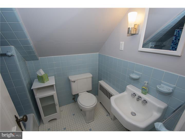 8011 Ridge Avenue Philadelphia, PA 19128 - Photo 16 of 18 Bathroom