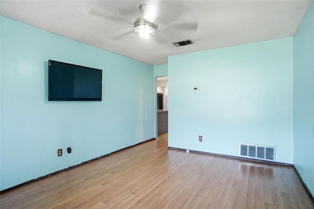 841 Lakeview Ridge White Settlement, TX 76108 - Photo 9 of 28