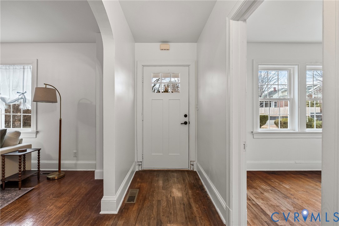 702 Irving Street Farmville, VA 23901 - Photo 4 of 41