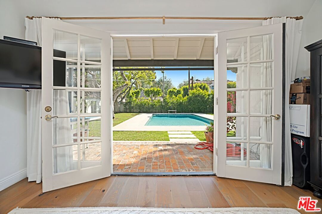 507 Foothill Road Beverly Hills, CA 90210 - Photo 26 of 36