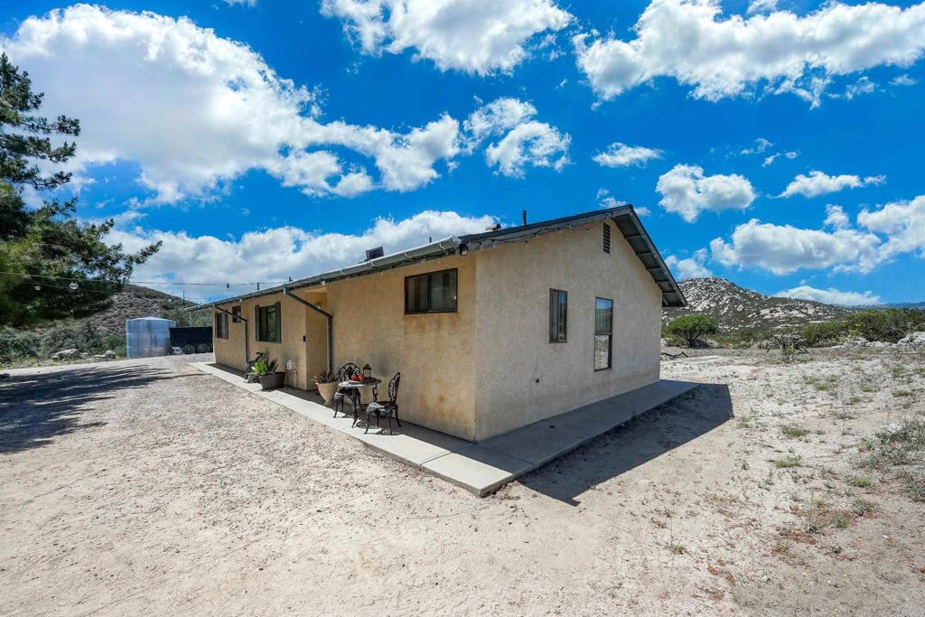 27820 Golden Eagle Road Ramona, CA 92065 - Photo 5 of 32
