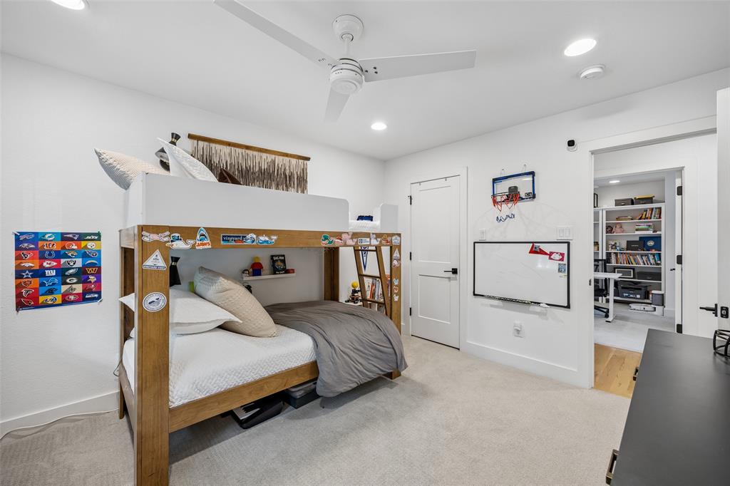 9431 Spring Branch Drive Dallas, TX 75238 - Photo 33 of 40