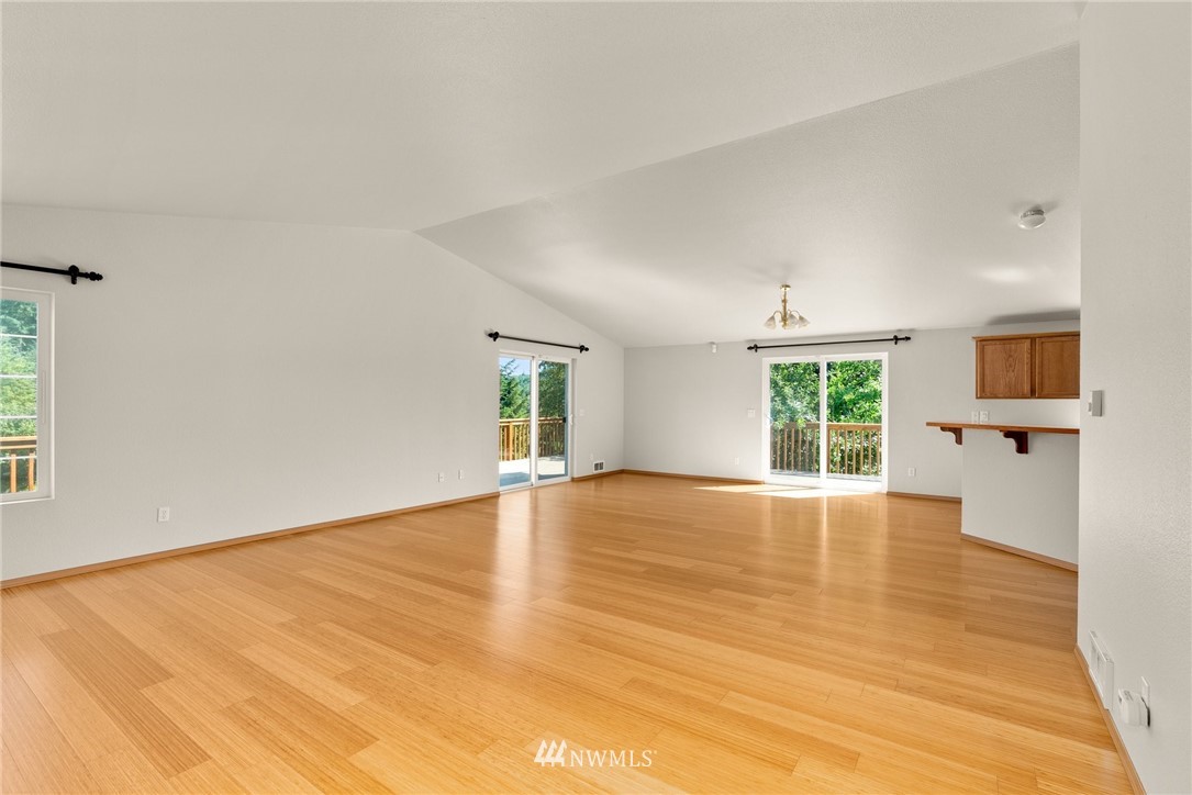 994 Lincoln Creek Road Rochester, WA 98579 - Photo 5 of 35 Gallery Image 5