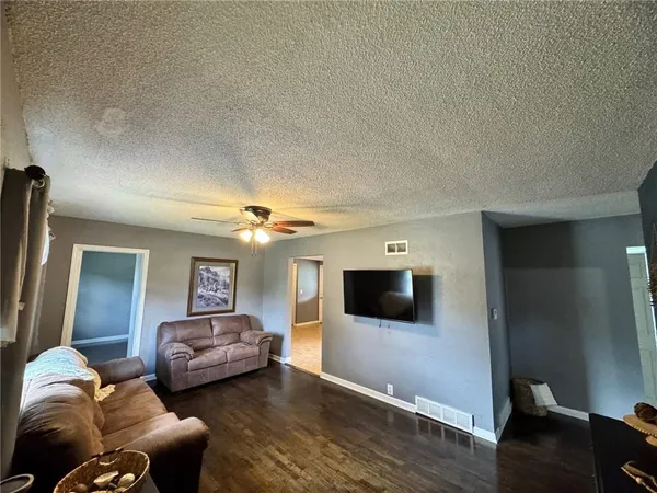 $269,000 | 233 West 5th Street, Adrian, MO 64720