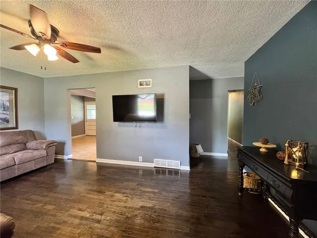 $269,000 | 233 West 5th Street, Adrian, MO 64720