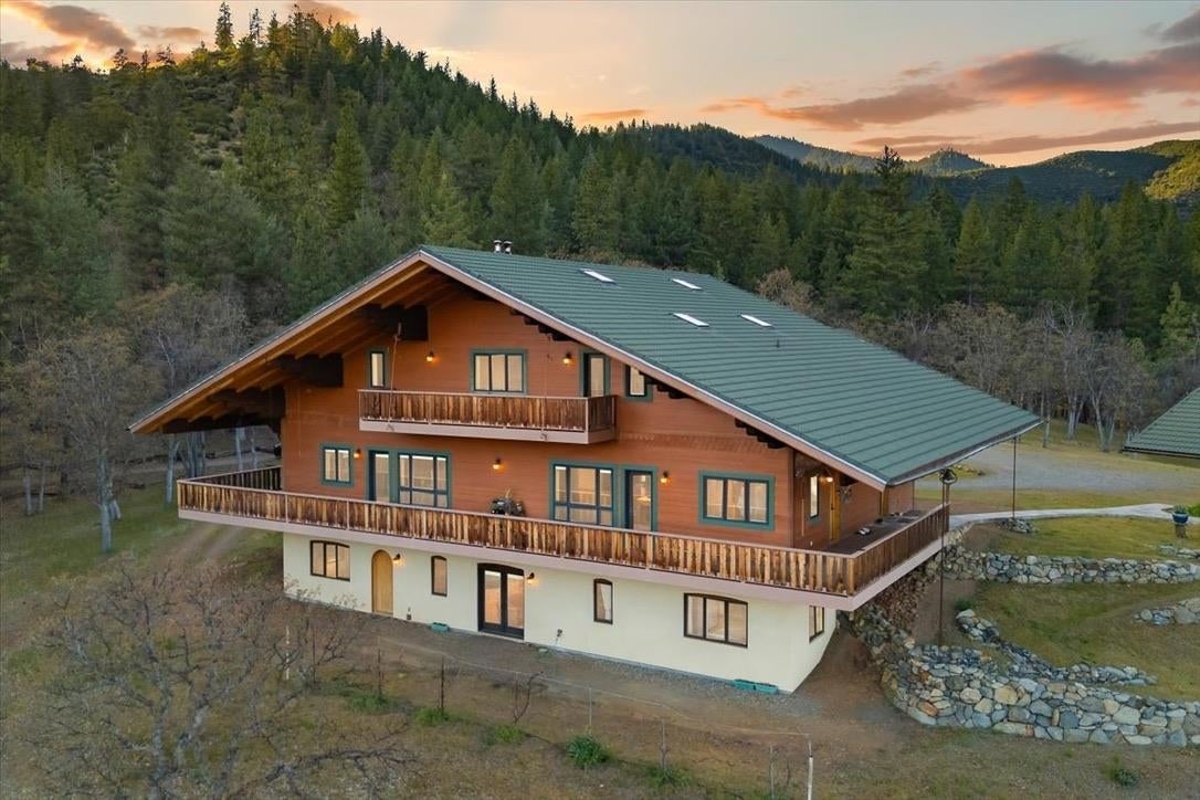 13747 Rattlesnake Creek Road Fort Jones, CA 96032 - Photo 2 of 41 Gallery Image 2