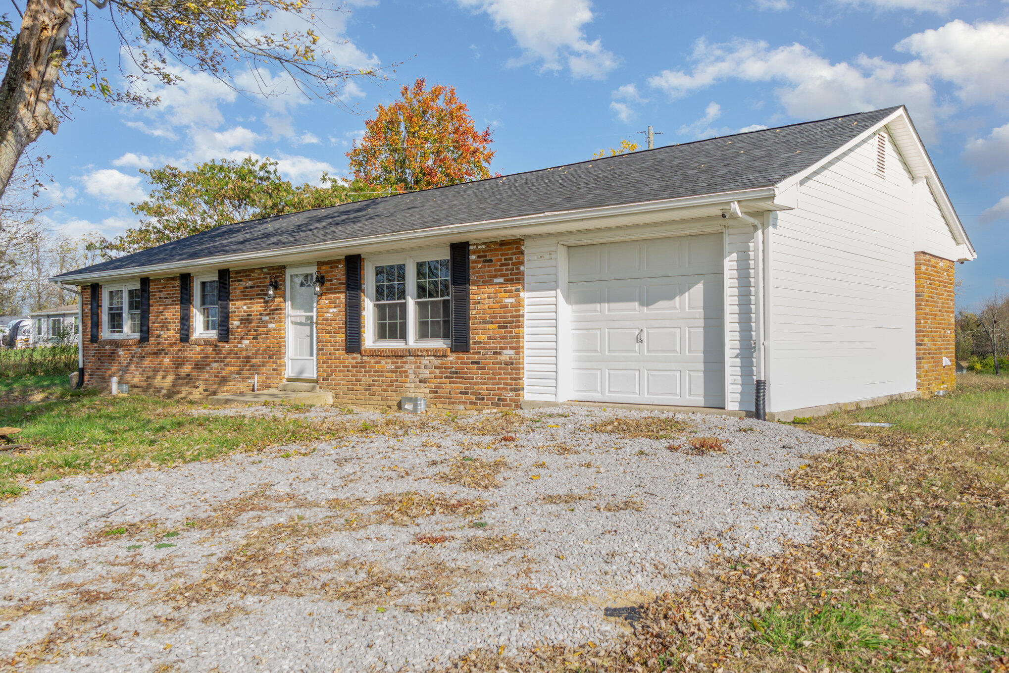 4074 Ironworks Road Winchester, KY 40391 - Photo 4 of 33 004_4074_ironworks_road_35-edit_598