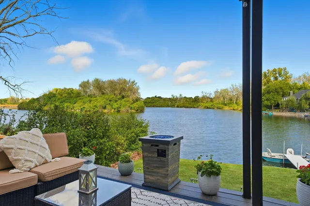 $519,000 | 1145 Edgewater Lane, Antioch, IL 60002