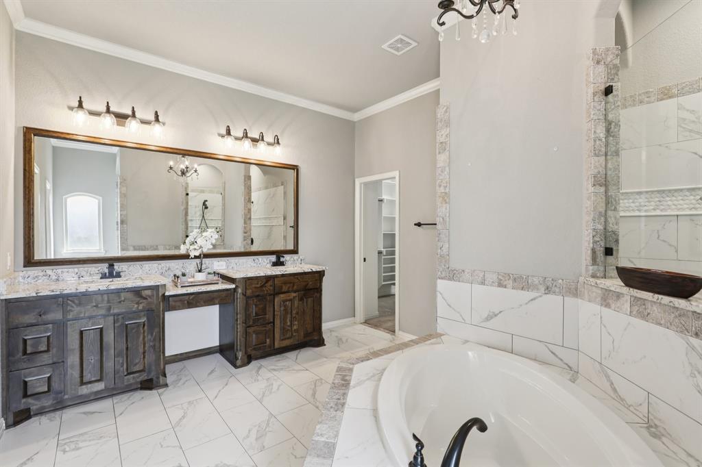1020 Jesse James Lane Springtown, TX 76082 - Photo 29 of 38 Primary Bathroom
