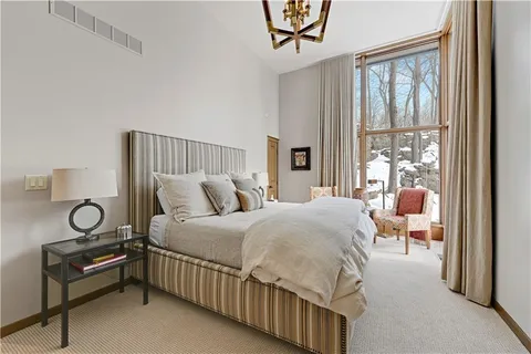 $4,500,000 | 16900 South Highland Ridge Drive, Loch Lloyd, MO 64012