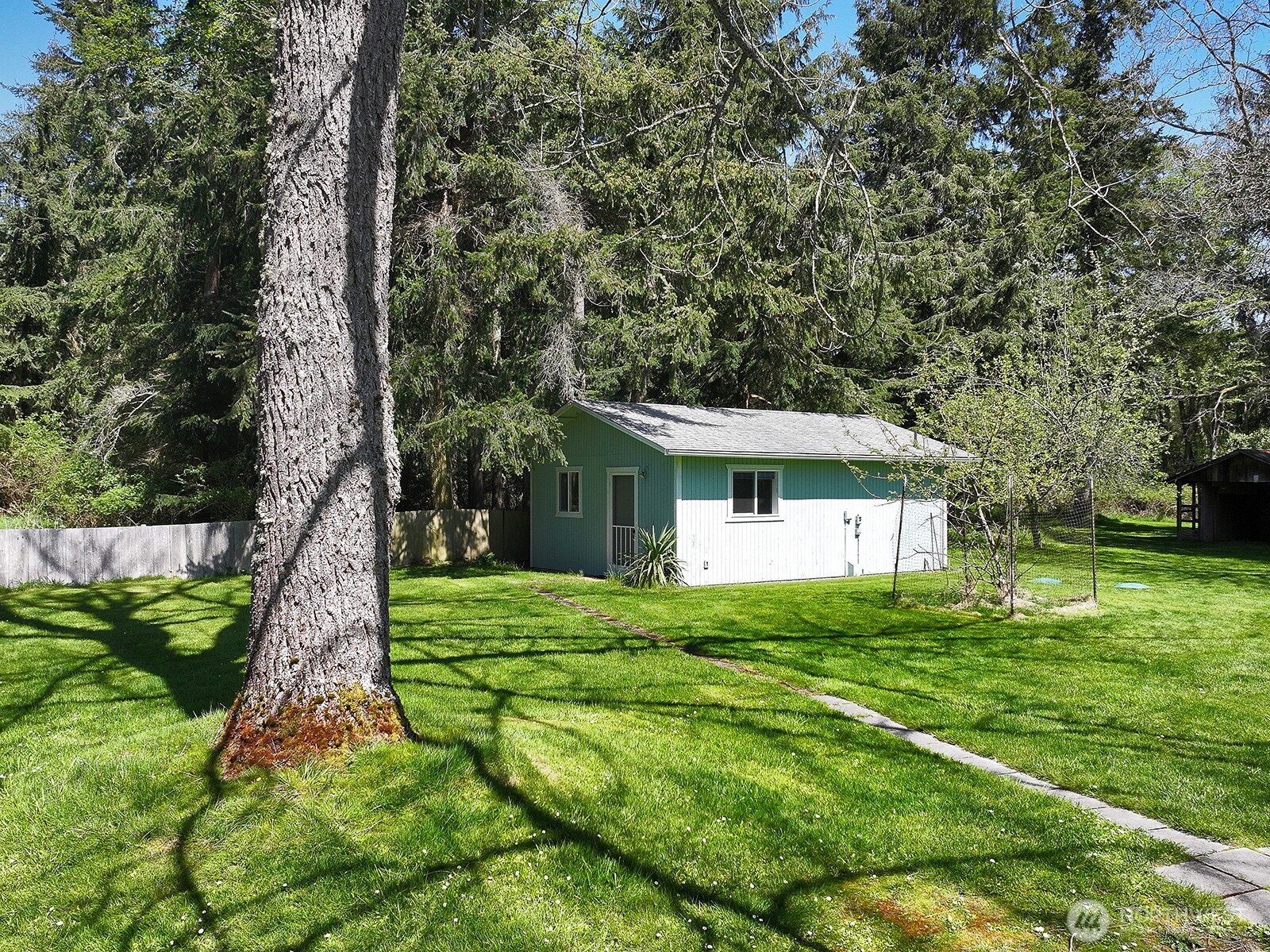 397 Lagoon Point Road Greenbank, WA 98253 - Photo 34 of 38 Gallery Image 34