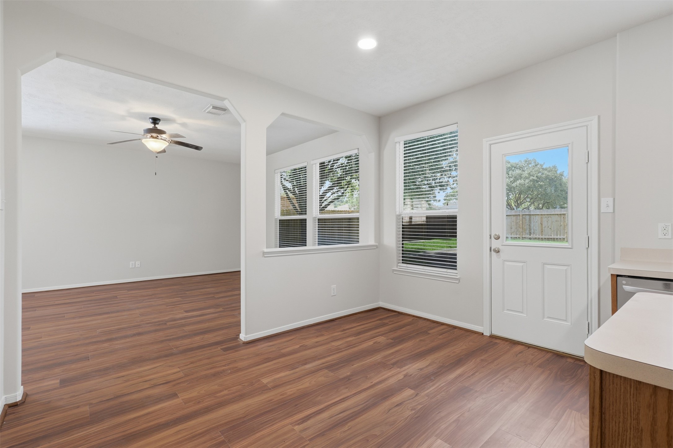 723 Slate Valley Lane Spring, TX 77373 - Photo 11 of 41 Breakfast area conveniently located off the family room, creating a comfortable and inviting space for casual meals, entertaining, and family gatherings.