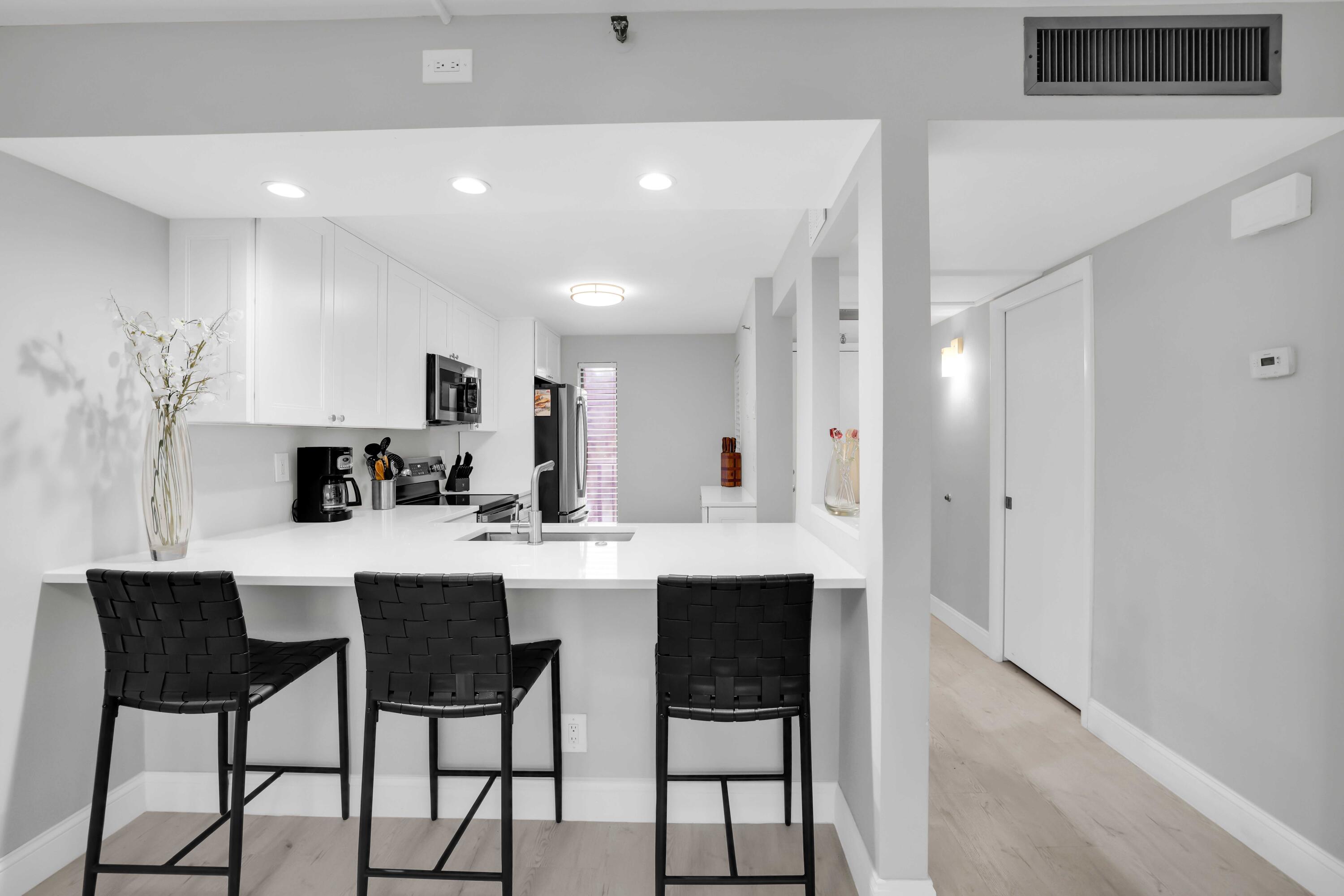 18 Royal Palm Way, Unit 3050 Boca Raton, FL 33432 - Photo 8 of 49 18 Royal Palm Way - 30