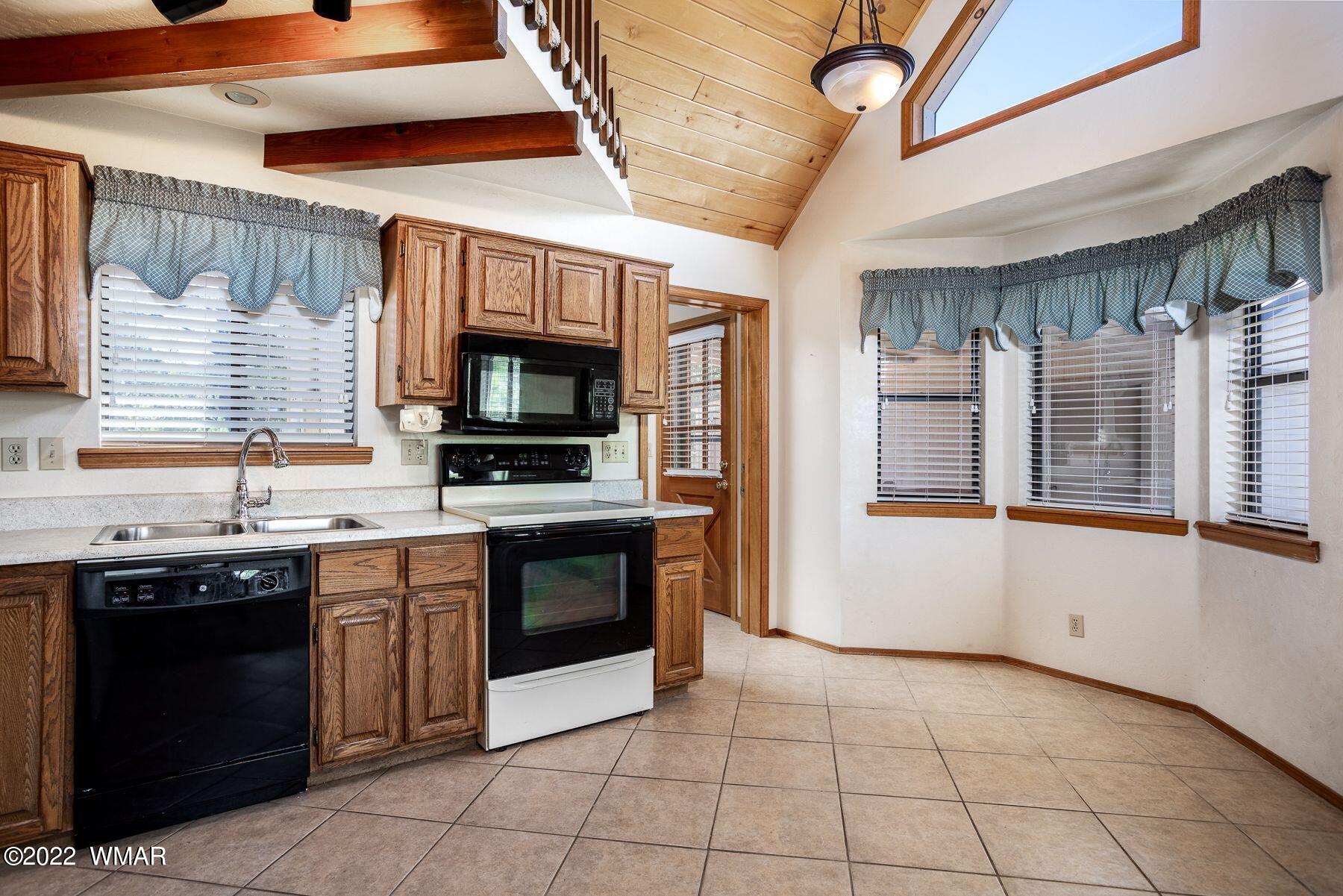 3377 Turkey Run Overgaard, AZ 85933 - Photo 6 of 25 Gallery Image 6