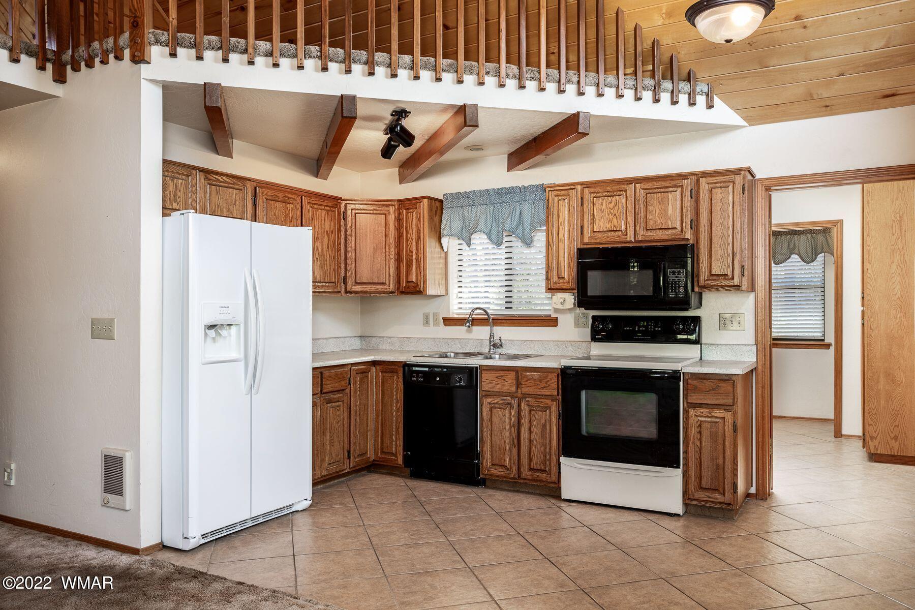 3377 Turkey Run Overgaard, AZ 85933 - Photo 8 of 25 Gallery Image 8