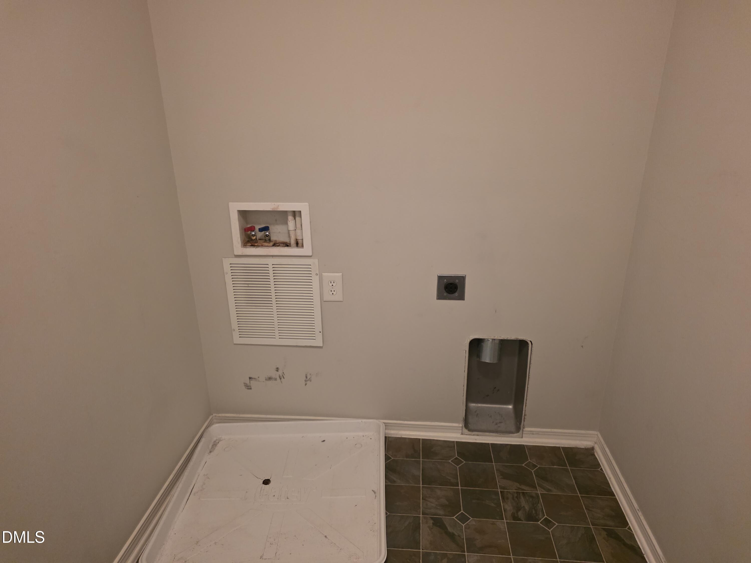 8208 Stone Cellar Drive Raleigh, NC 27613 - Photo 12 of 25 a view of bathroom
